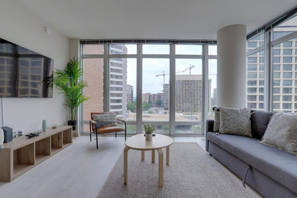 Wonderful 2Br Apartment At Crystal City 알링턴 외부 사진