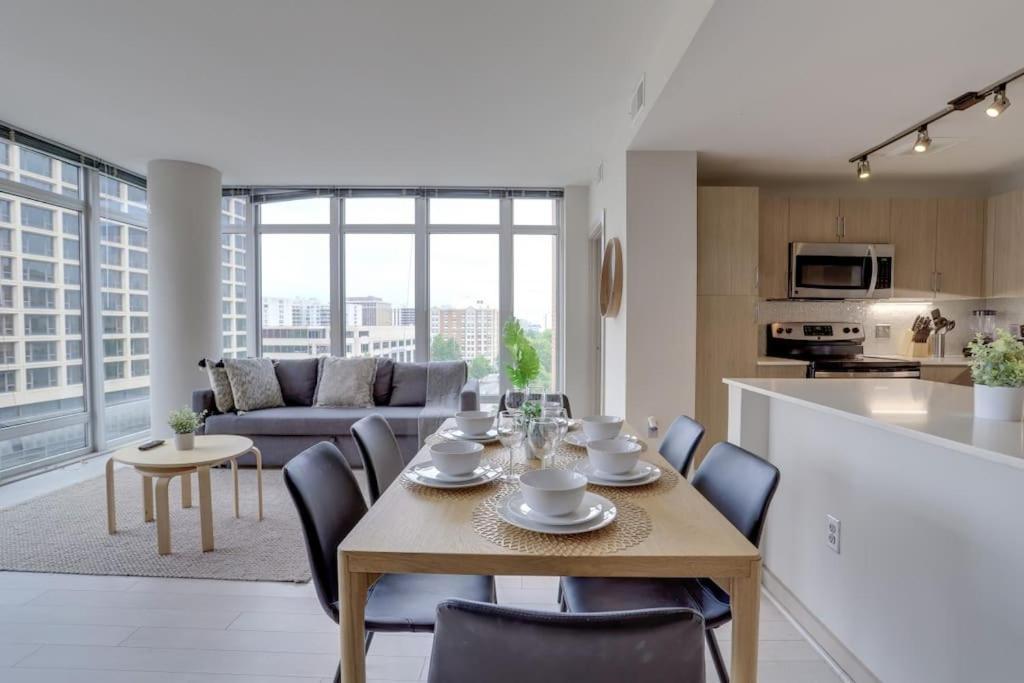 Wonderful 2Br Apartment At Crystal City 알링턴 외부 사진