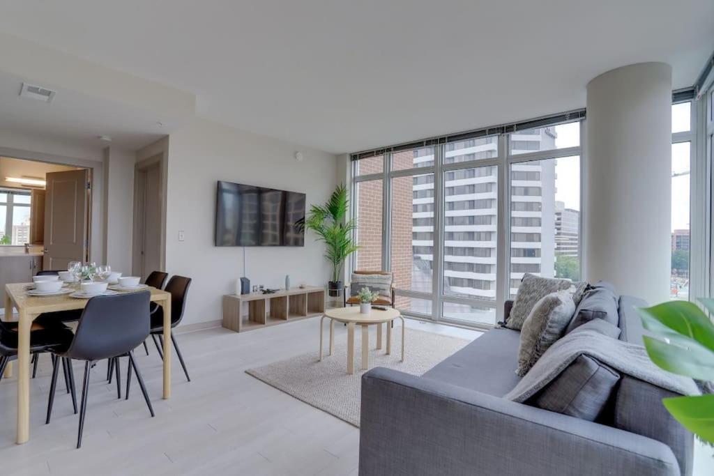 Wonderful 2Br Apartment At Crystal City 알링턴 외부 사진