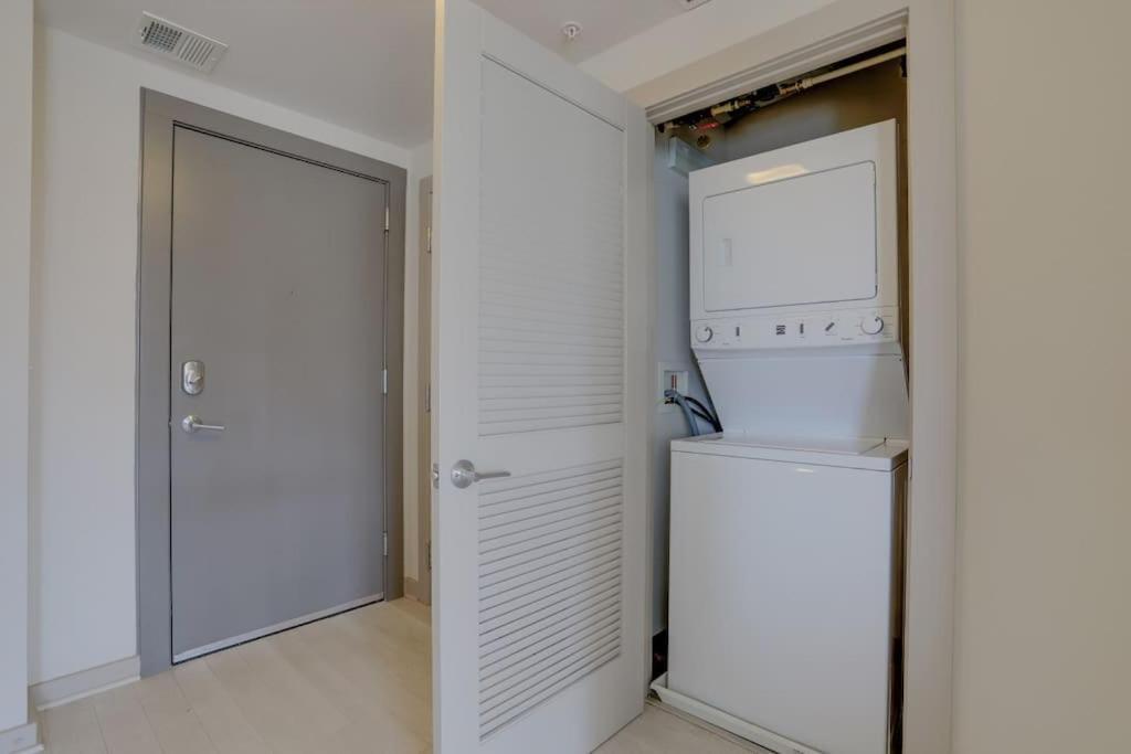 Wonderful 2Br Apartment At Crystal City 알링턴 외부 사진
