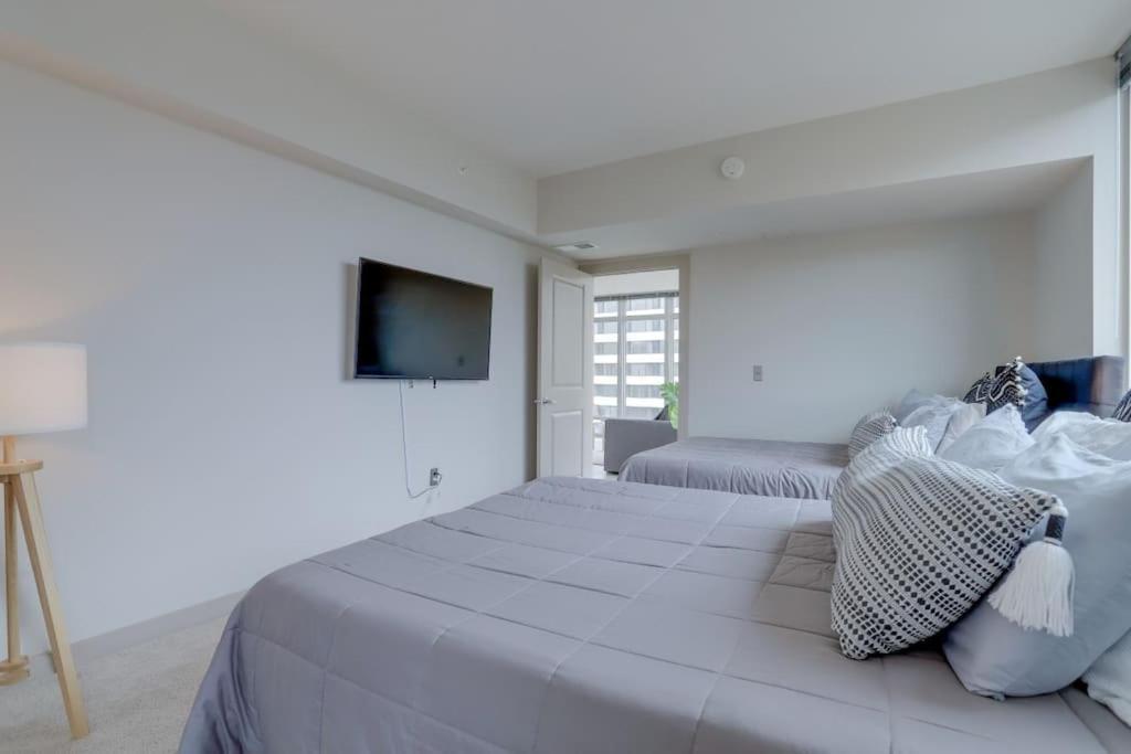 Wonderful 2Br Apartment At Crystal City 알링턴 외부 사진