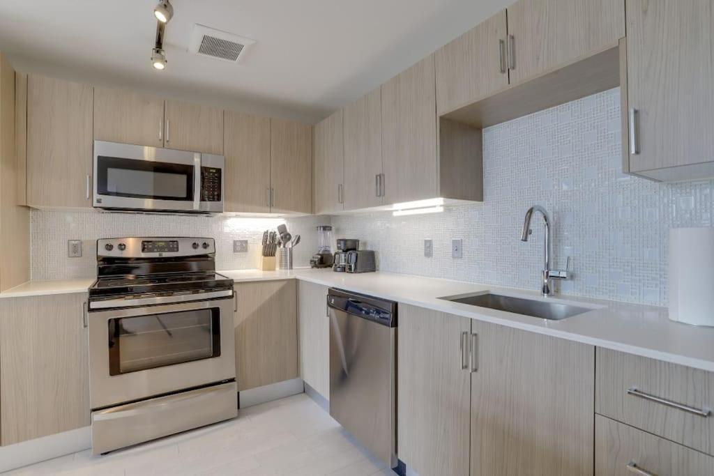 Wonderful 2Br Apartment At Crystal City 알링턴 외부 사진