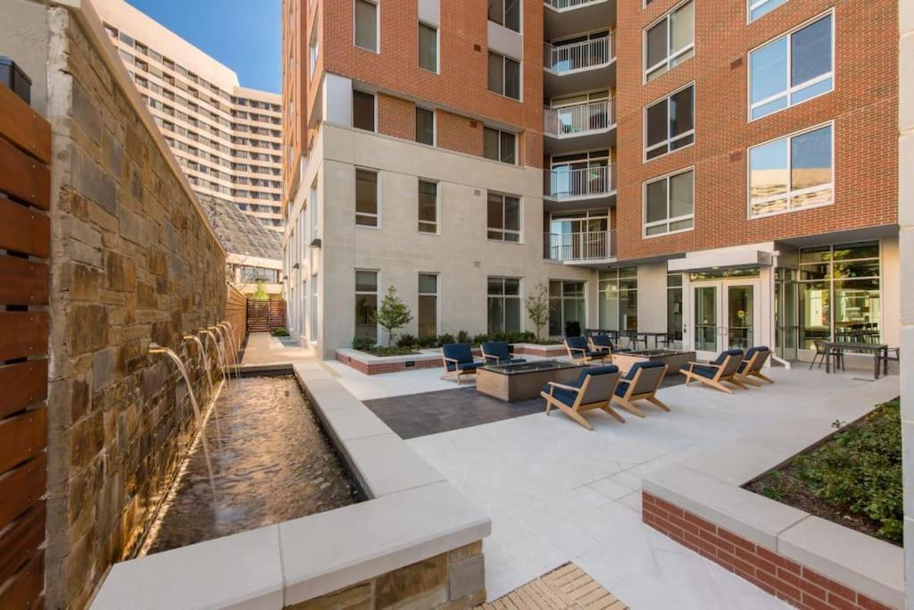 Wonderful 2Br Apartment At Crystal City 알링턴 외부 사진