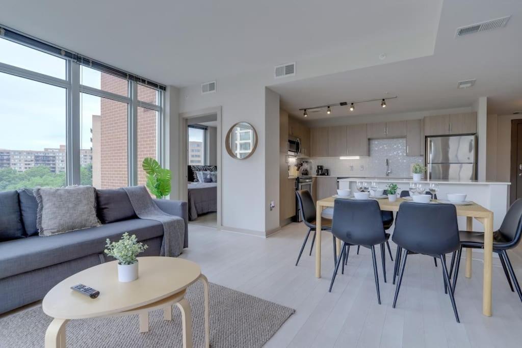Wonderful 2Br Apartment At Crystal City 알링턴 외부 사진